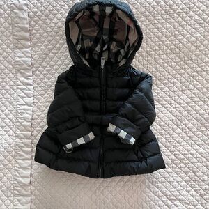 Girls Burberry Down Puffer w/detachable hood (3T)